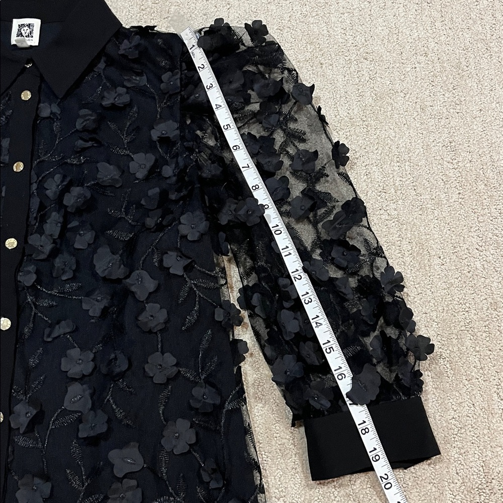 Anne Klein Black 3D Floral Sheer Blouse Size Medium EUC - Picture 15 of 15